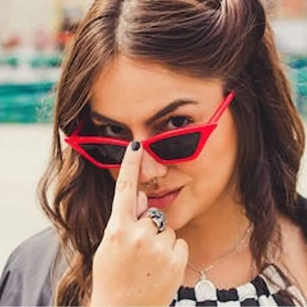 Red Vintage Small Cat Eye sunglasses